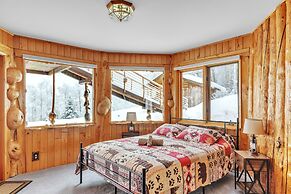 Rustic Retreat With Stunning Mountain Views 3 Bedroom Home