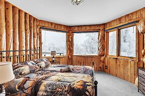 Rustic Retreat With Stunning Mountain Views 3 Bedroom Home