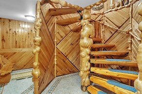 Rustic Retreat With Stunning Mountain Views 3 Bedroom Home