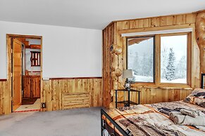 Rustic Retreat With Stunning Mountain Views 3 Bedroom Home