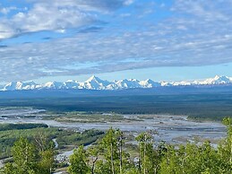 Rustic Retreat With Stunning Mountain Views 3 Bedroom Home