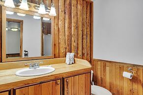 Rustic Retreat With Stunning Mountain Views 3 Bedroom Home