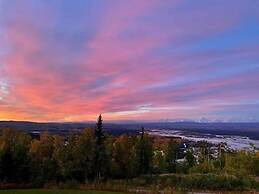 Rustic Retreat With Stunning Mountain Views 3 Bedroom Home