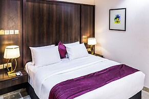 EXECUTIVE HOTELS AND SUITES