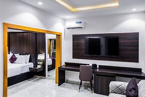 EXECUTIVE HOTELS AND SUITES