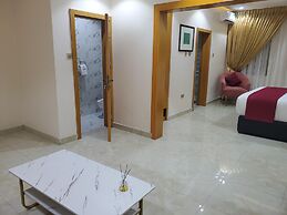 EXECUTIVE HOTELS AND SUITES
