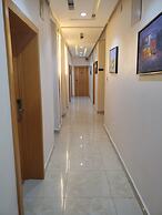 EXECUTIVE HOTELS AND SUITES