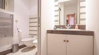 CAMPO DE' FIORI PINKY HOUSE