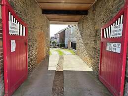 2 Bedroom Cottage Free Private Parking Fire Place