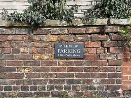 2 Bedroom Cottage Free Private Parking Fire Place