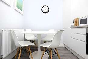 JOIVY Rose Street Hideaway