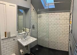 Cute House with Courtyard