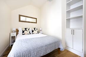 Cute House with Courtyard