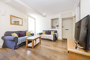 Cute House with Courtyard