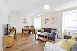 Cute House with Courtyard