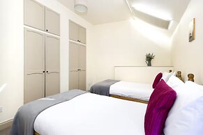 Cute House with Courtyard