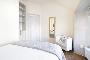 Cute House with Courtyard