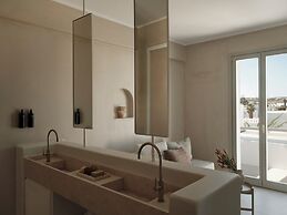 Akria Seaside Suites