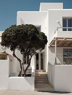 Akria Seaside Suites