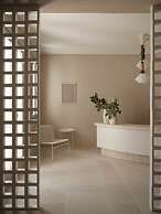 Akria Seaside Suites