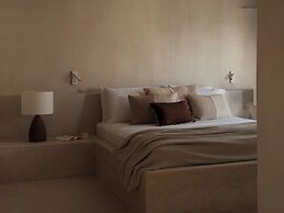 Akria Seaside Suites