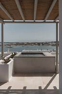Akria Seaside Suites