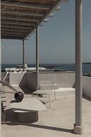 Akria Seaside Suites