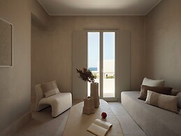 Akria Seaside Suites