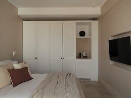 Akria Seaside Suites