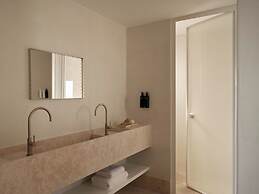 Akria Seaside Suites