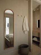 Akria Seaside Suites