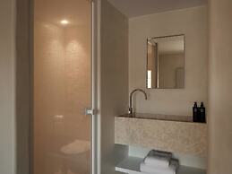 Akria Seaside Suites