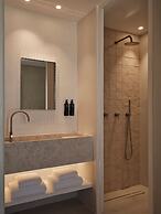 Akria Seaside Suites