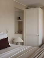 Akria Seaside Suites