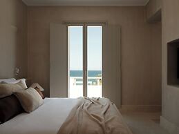 Akria Seaside Suites