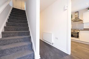 JOIVY Stylish House with Garden