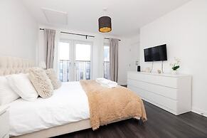 JOIVY Stylish House with Garden