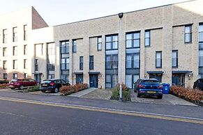 JOIVY Stylish House with Garden