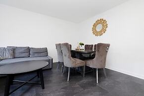 JOIVY Stylish House with Garden