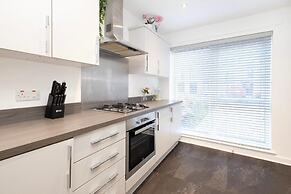 JOIVY Stylish House with Garden