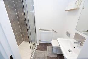 JOIVY Stylish House with Garden