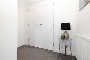 JOIVY Stylish House with Garden