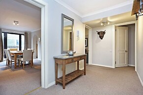 Stylish Apt next to Dean Village