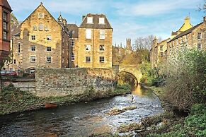 Stylish Apt next to Dean Village
