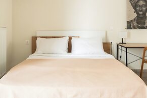 Elysee Apartments 9 B