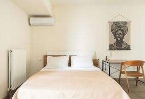 Elysee Apartments 9 B