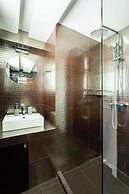 Elysee Apartments 9 B