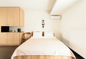 Elysee Apartments 9 B