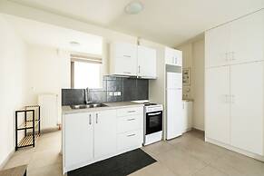 Elysee Apartments 9 B