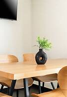 Elysee Apartments 9 B